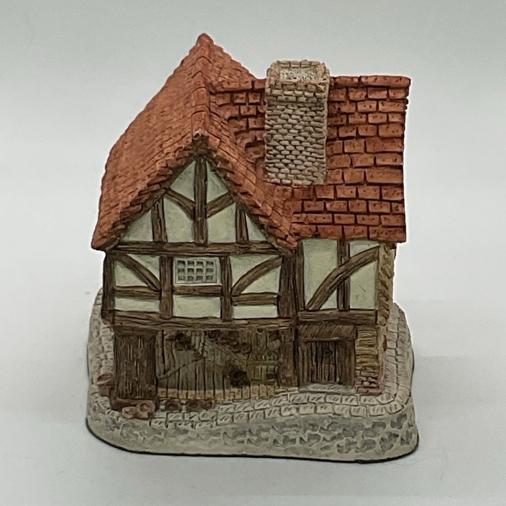David Winter Little Market Figurine